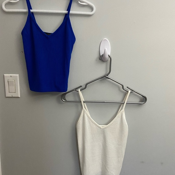 Brands include: PINK, urban outfitters, garage, and H&M - Picture 5 of 9